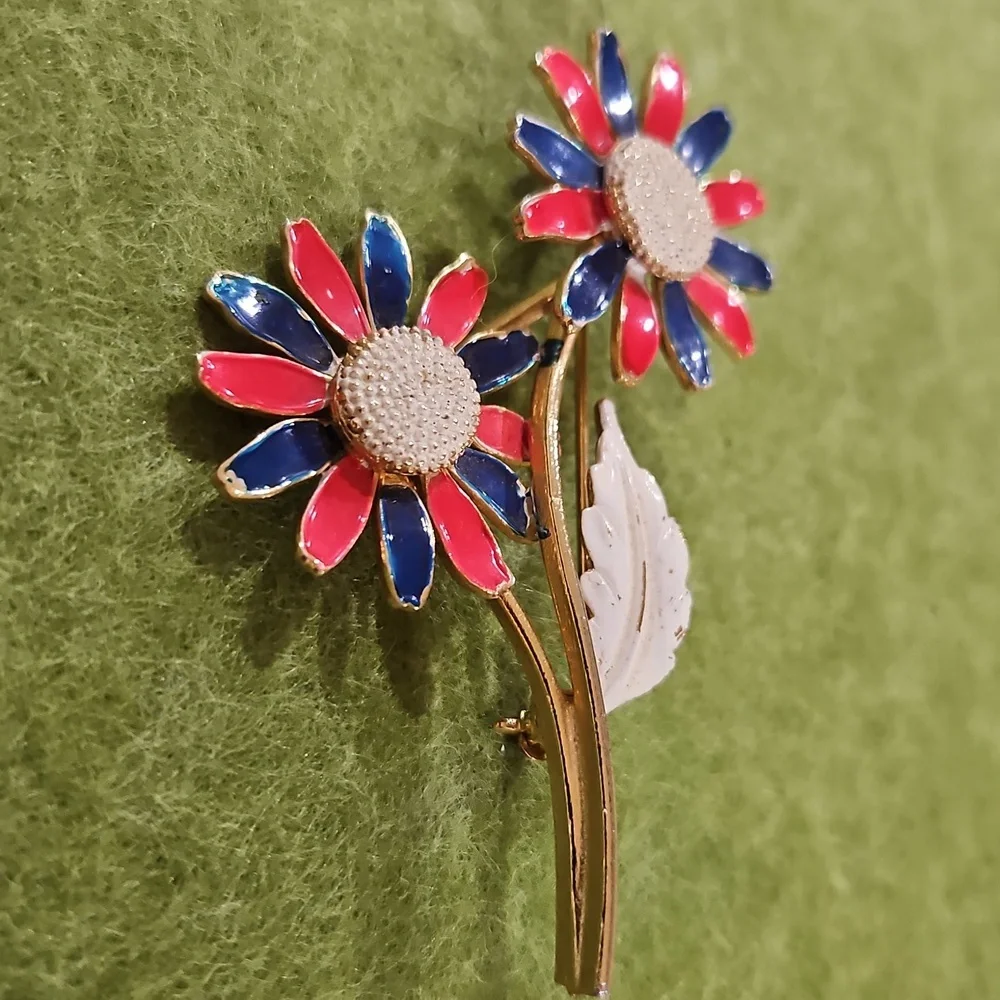 Rare Lisner Red Blue White Floral Brooch - Picture 3 of 6